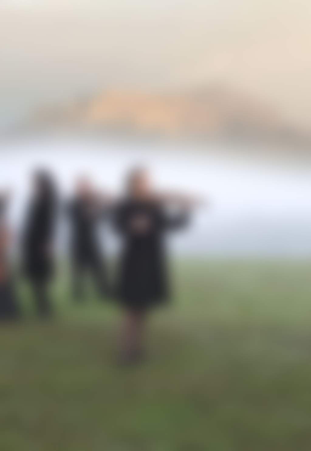 HANGING ROCK MUSICIANS 2